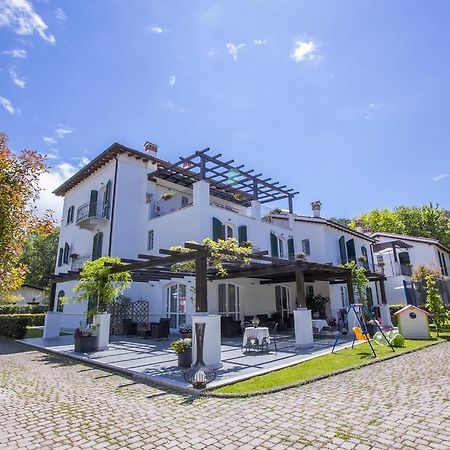 Residence Casa Bianca Марина-ди-Масса Экстерьер фото