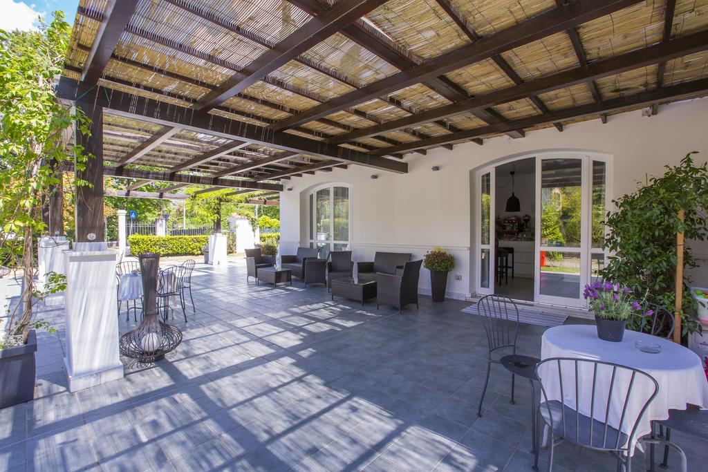 Residence Casa Bianca Марина-ди-Масса Экстерьер фото