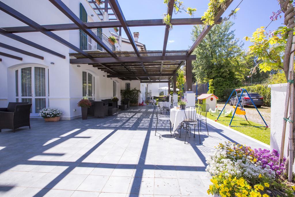 Residence Casa Bianca Марина-ди-Масса Экстерьер фото