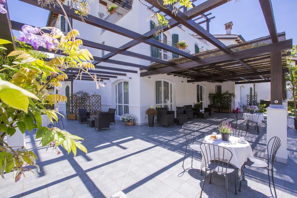 Residence Casa Bianca Марина-ди-Масса Экстерьер фото